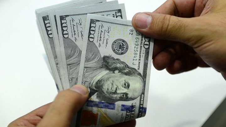 Hərrac başa çatdı  - Dollar cüzi düşdü