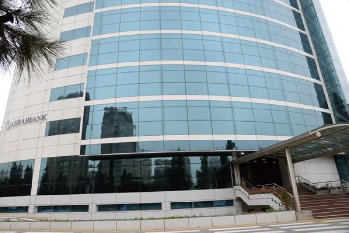 Ən sərfəli məzənnələr təklif edən Bankın valyutadan gəliri artıb