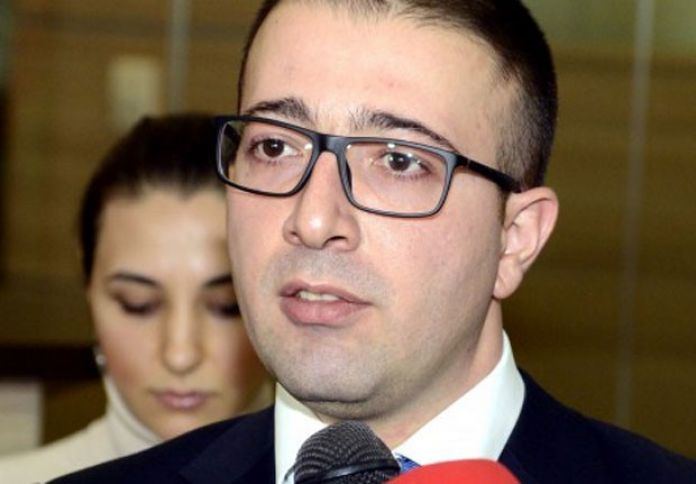 Xırda-xırda 320 min manat qazandılar