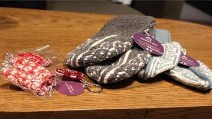 Azərbaycanda “toxunma corab” biznesi quran amerikalı -FOTO