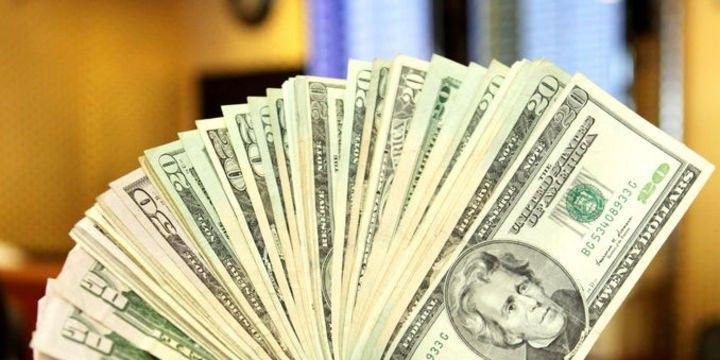 Dollar "siyasi gərginlik" ilə ucuzlaşır