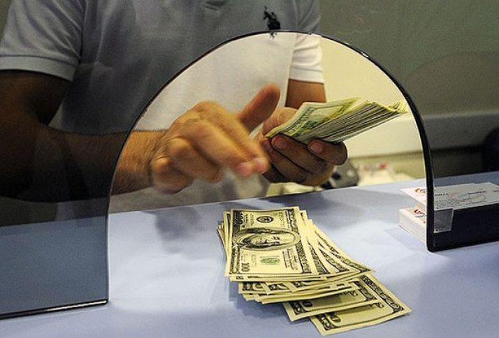 Dolların alış-satış spred minimuma enib