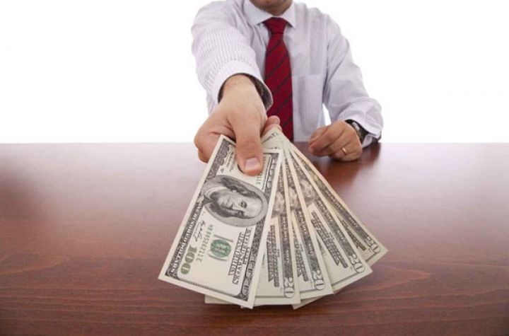 Banklar Dolların yeni alış-satış qiymətlərini elan etdilər - SİYAHI