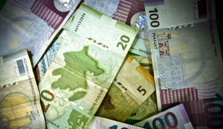 Manat əmanətləri azalıb, Dollar əmanətləri 81%-i keçib