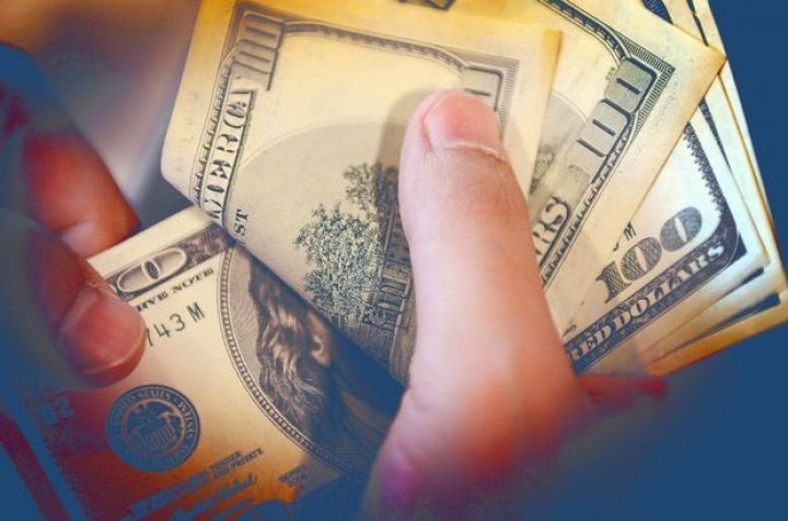 Dolların bazar ertəsinə olan rəsmi məzənnəsi açıqlandı