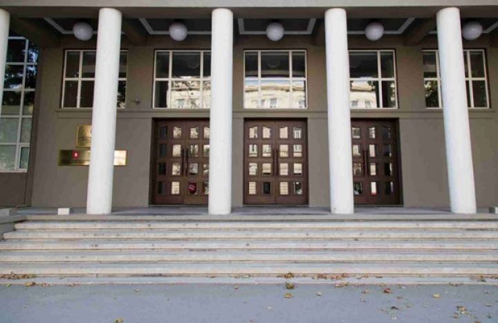 Palata 3 agentin lisenziyasını ləğv etdi, 2 brokerə lisenziya verdi