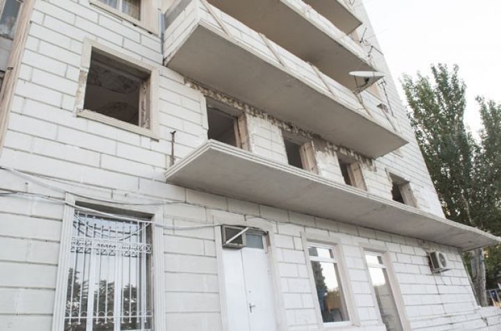 Tikinti şirkəti sakinlərin razılığı olmadan bina sökür - FOTOLAR