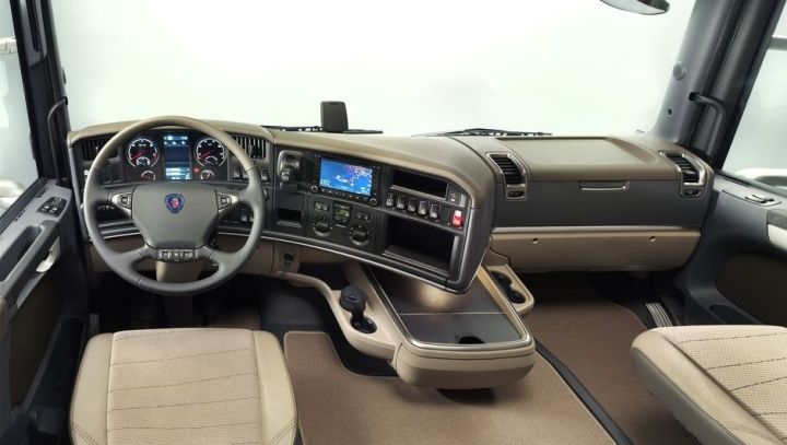 İsveçin avtomobil nəhəngi 880 milyon avro cərimələndi