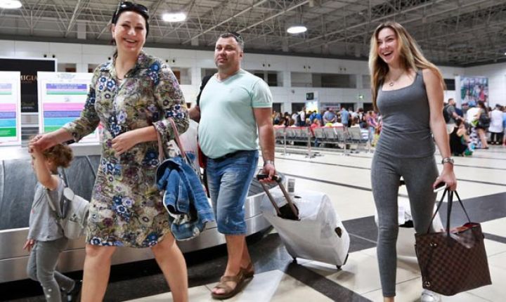 Azərbaycanda kartla 296,7 milyon manat xərcləyiblər