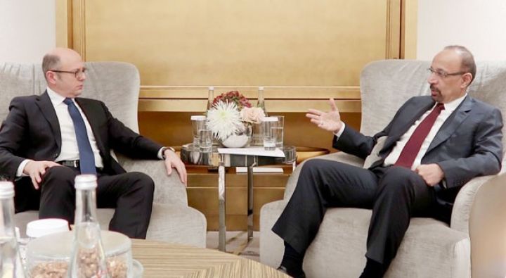 Azərbaycan və Səudiyyə neftin qiymətini müzakirə etdi