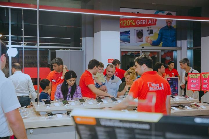 Azərbaycanda 128 faizlə kredit verilir - DİQQƏT! SOYĞUNÇULUQ!