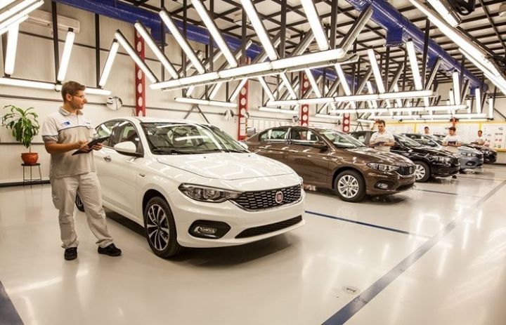 Dekabrda Azərbaycana 2-3 ayın avtomobili idxal olunub