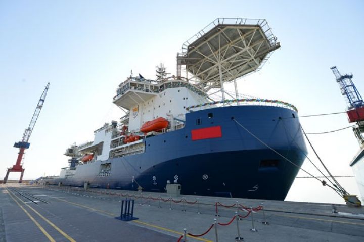 SOCAR 68 milyon dollara 4 gəmi alıb 