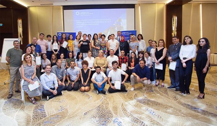 Beynəlxalq Bankdan media nümayəndələri üçün qeyri-adi təlim