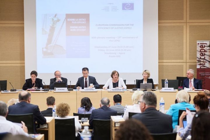 Avropa Şurasında CEPEJ-in azərbaycanlı vitse-prezidenti Almaniya və Finlandiyanı təltif edir – FOTO - VİDEO