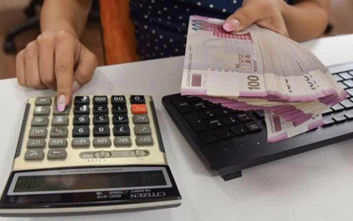 Dövlət büdcəsindən maliyyələşdirilən sahələrdə çalışan işçilərin aylıq maaşları artırıldı