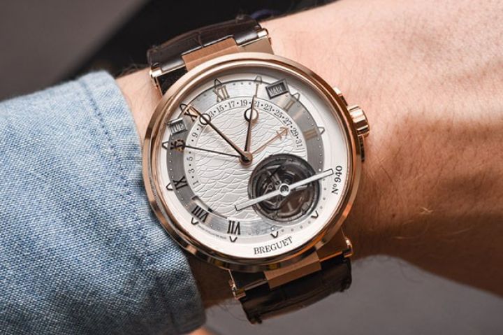 Qolunuzdakı saat və əlinizdəki telefon maliyyə xilaskarınız ola bilər