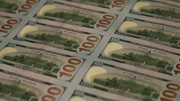 Dolların bazar ertəsinə olan rəsmi məzənnəsi açıqlandı