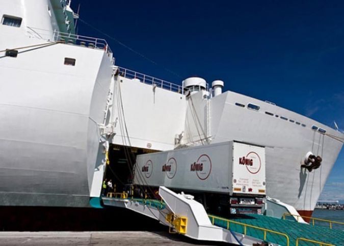 Xəzərdə 50 yük maşını daşıya bilən gəmi işləyəcək