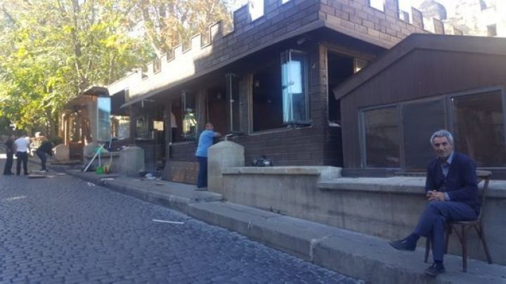 Bakının məşhur restoranı sökülür 