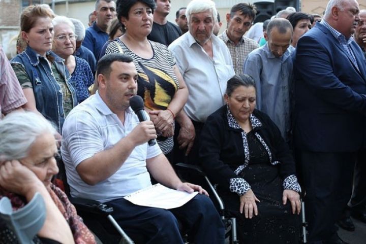 Yeni icra başçısından iş və torpaq istədilər