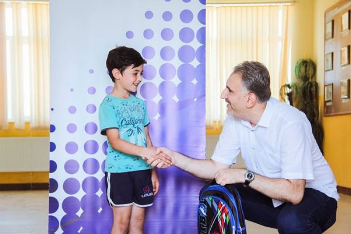 Bank Respublika Cocuq Mərcanlıda uşaqları sevindirdi