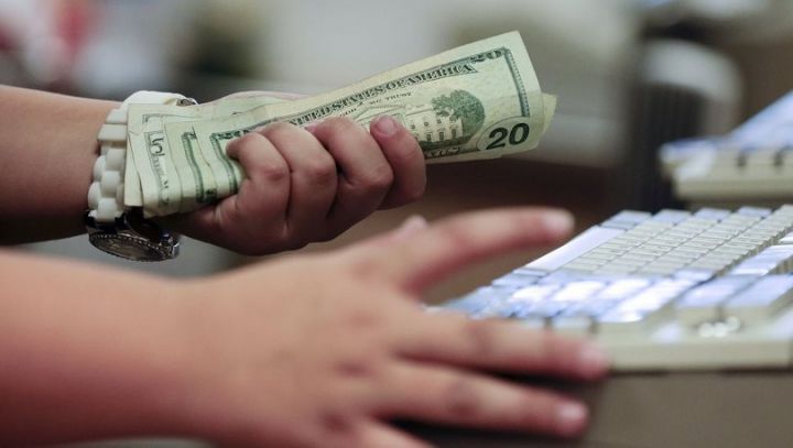 Banklarda Dollar və Avronun alış-satış qiymətləri - YENİLƏNİR