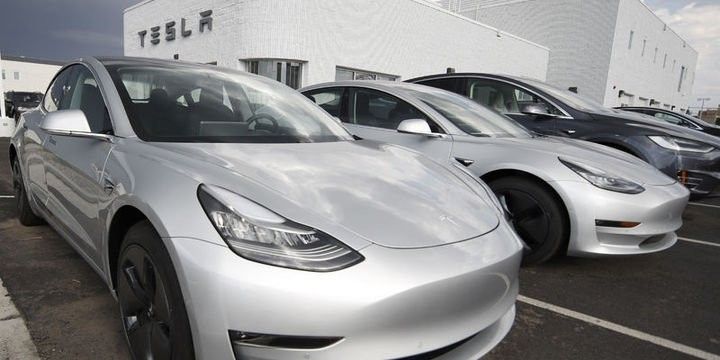 "Tesla" bu il 2-ci dəfə endirimə gedir