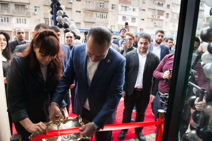 Azərbaycanın boya şirkəti premium mağazasını açıb
