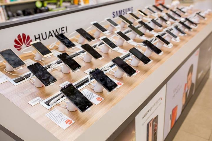 Azərbaycan Rusiyadan 112 min ədəd mobil telefon idxal edib