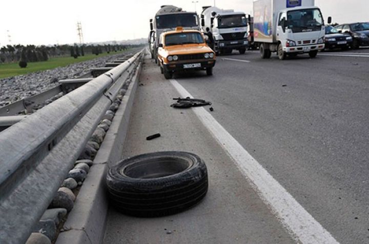 Masallıda yük maşını ilə mikroavtobus toqquşub: 8 ölü