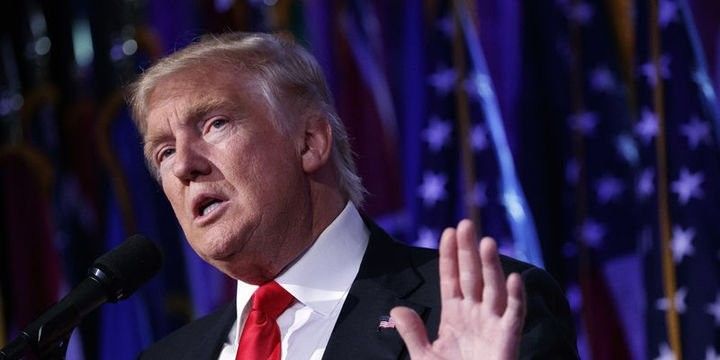 "Dollar çox güclüdür, Fed-də faiz artırmağı xoşlayan bir cənab var"