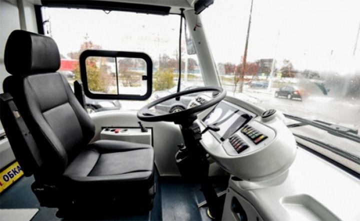 Azərbaycanda ilk dəfə elektrobus və taxılyığan kombayn istehsal olundu