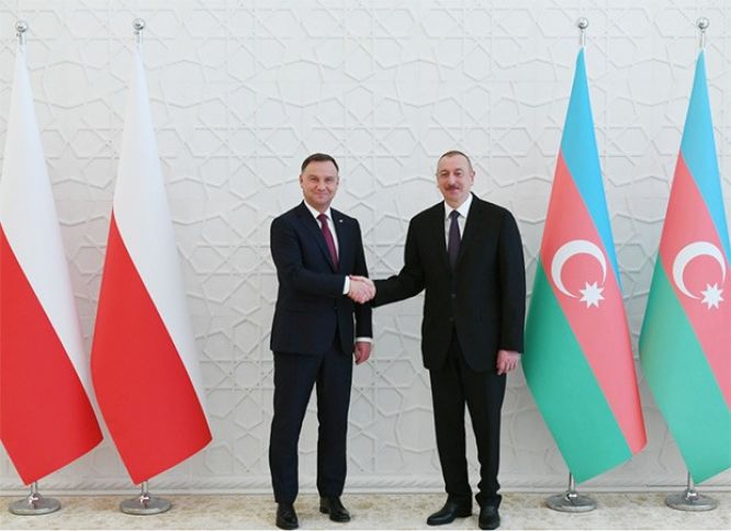 Azərbaycan və Polşa prezidentlərinin geniş tərkibdə görüşü olub