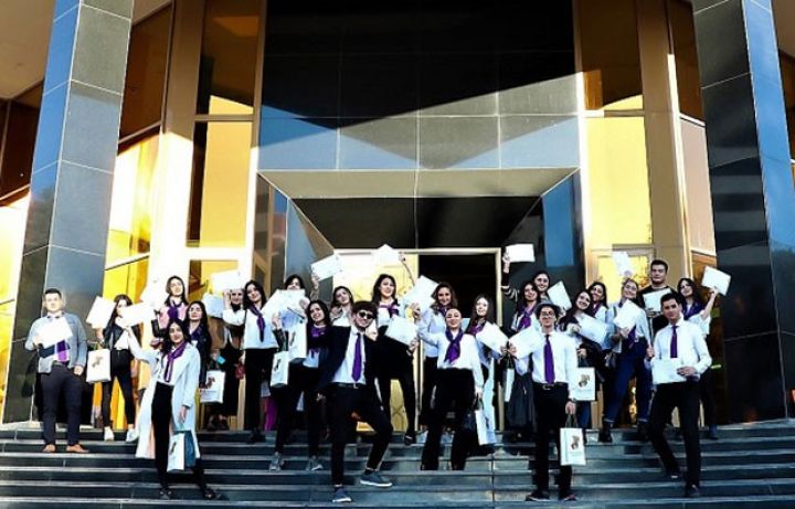 Mərkəzi Bankda DOST Agentliyinin könüllülərinə sertifikatlar təqdim edilib