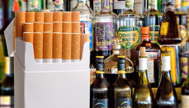 İçkilər və siqaretlərə verginin artırılması təsdiq edildi