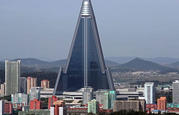 Dünyanın boş qalmış ən nəhəng otel binasının maraqlı tarixçəsi