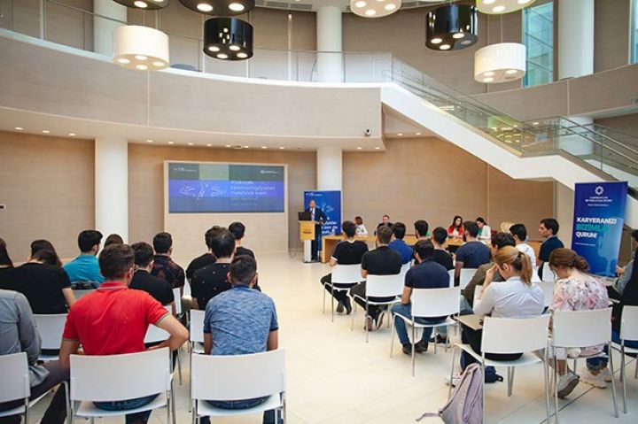 Azərbaycanda 7 minə yaxın gənc proqramçı olmaq istəyir