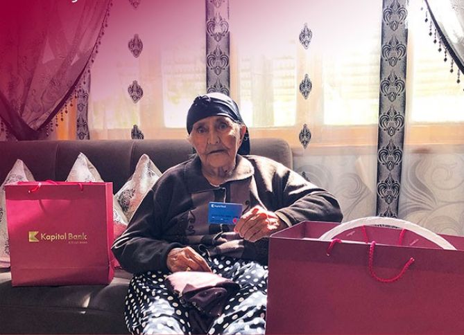 Kapital Bank-ın əməkdaşları 123 yaşlı müştərini ziyarət edib
