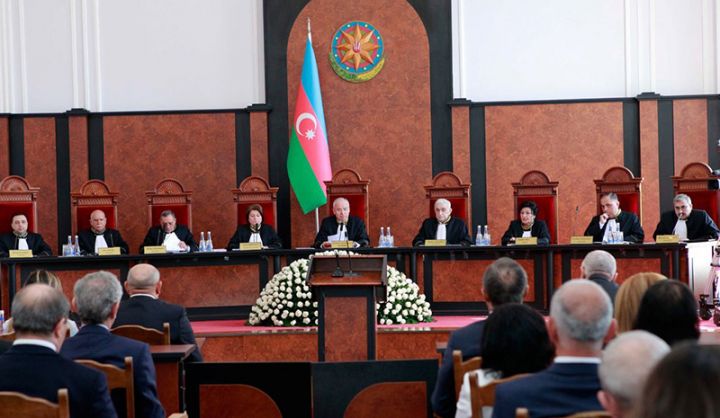 Konstitusiya Məhkəməsi qərarını açıqladı - UYĞUNDUR