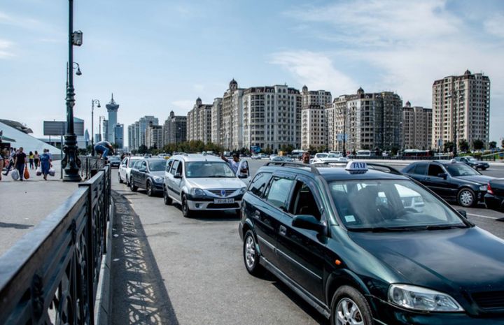 Xüsusi karantin rejimi dövründə taksilərin fəaliyyətinə icazə veriləcəkmi?