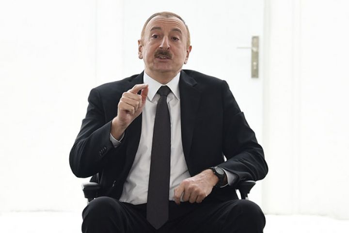 “Biz “bunu dayandırın, danışıqlar aparacağıq, yardım edəcəyik” kimi bəyanatlara qulaq asmaq mövqeyində deyilik”