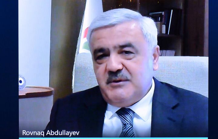 Rövnəq Abdullayev iclas keçirdi