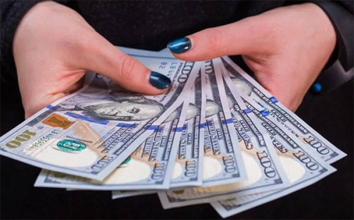 Dolların bazar ertəsinə olan rəsmi məzənnəsi açıqlandı