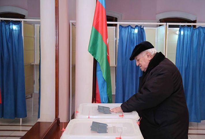 Seçicilərin 39 faizi səsini verdi