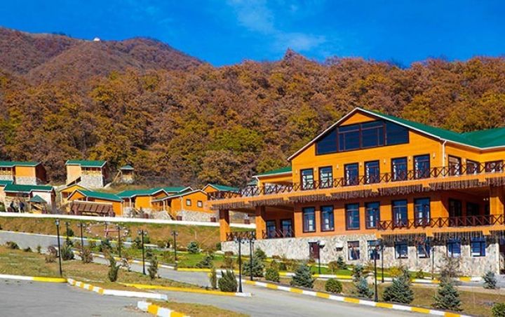 Müştəri şikayət etdi, tanınmış otelin direktoru işdən çıxarıldı