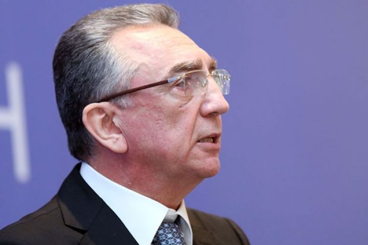 Eldar Əzizov rəhbər şəxslərə xəbərdarlıq edib