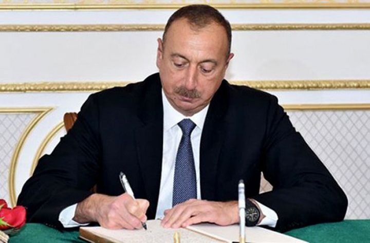 Rektor vəzifəsindən azad edildi