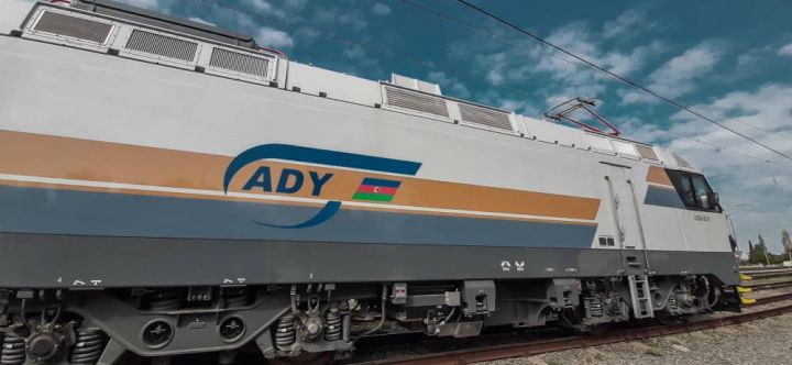 “Azərbaycan Dəmir Yolları” Silahlı Qüvvələrə Yardım Fonduna ianə etdi