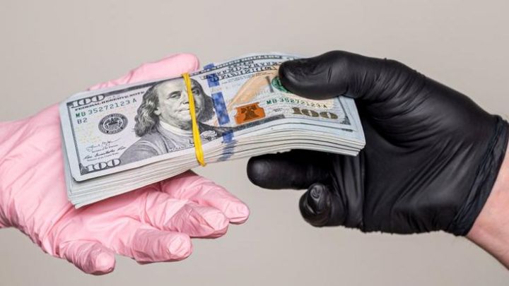 Dolların sabaha olan rəsmi məzənnəsi açıqlandı